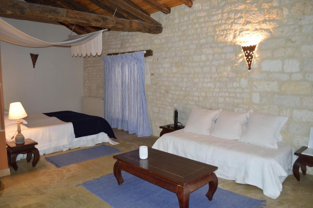 Les Vents Bleus Hotel Donnazac Szoba fotó